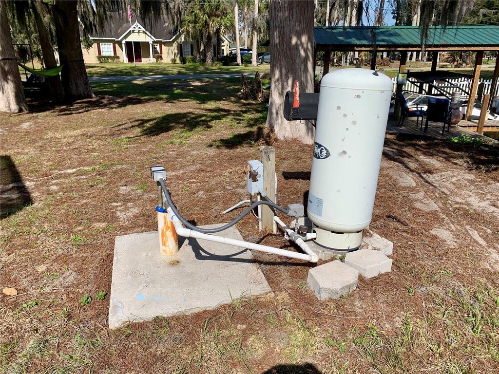 Image 29 of property listing at 31928 HARRIS ROAD, Tavares, FL 32778