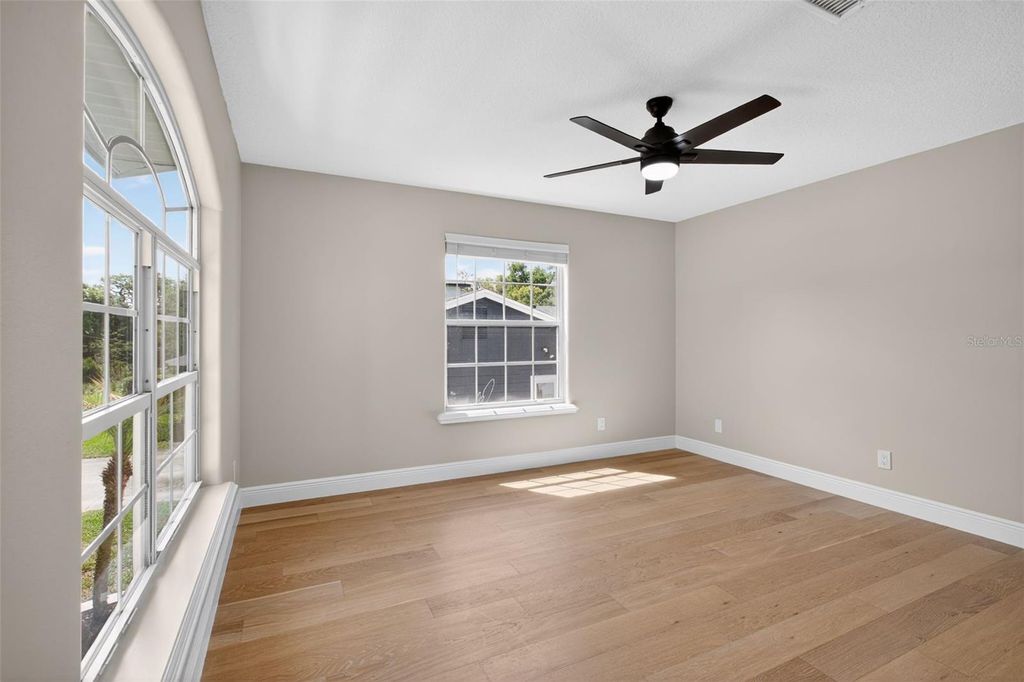 Image 13 of property listing at 1002 OAKDALE STREET, Windermere, FL 34786