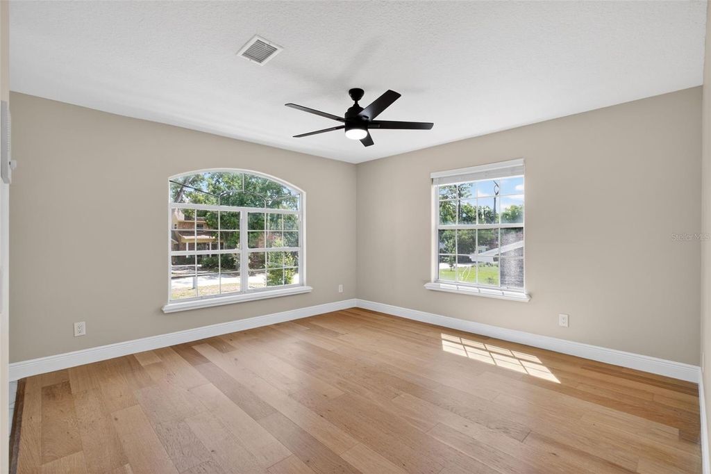 Image 14 of property listing at 1002 OAKDALE STREET, Windermere, FL 34786
