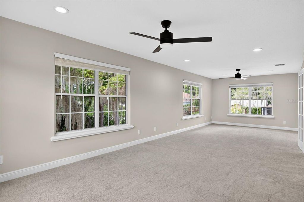 Image 29 of property listing at 1002 OAKDALE STREET, Windermere, FL 34786