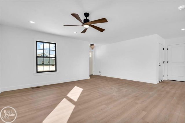 252 Shelldrake Lane, Saint Clair, MI 48079