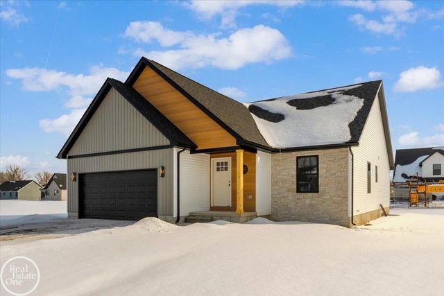 252 Shelldrake Lane, Saint Clair, MI 48079