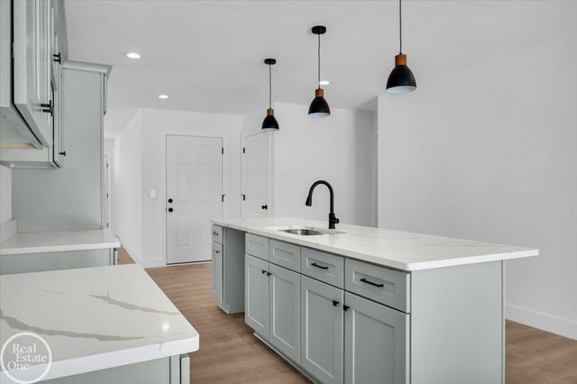 252 Shelldrake Lane, Saint Clair, MI 48079