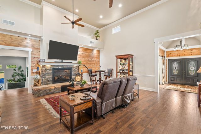 3358 Plateau Rd, Crossville, TN 38571