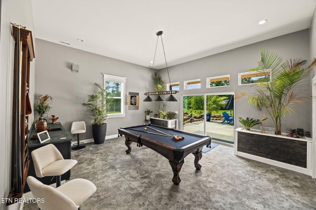 3358 Plateau Rd, Crossville, TN 38571