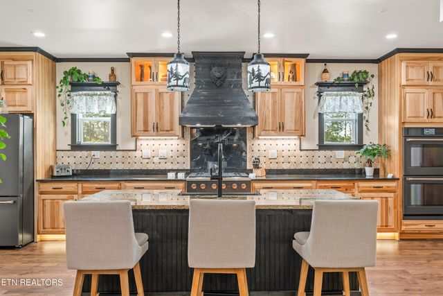 3358 Plateau Rd, Crossville, TN 38571