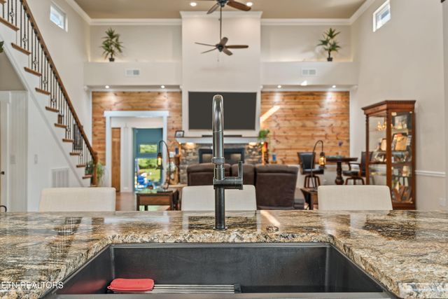 3358 Plateau Rd, Crossville, TN 38571