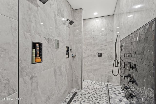 3358 Plateau Rd, Crossville, TN 38571