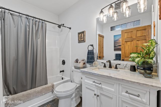 3358 Plateau Rd, Crossville, TN 38571