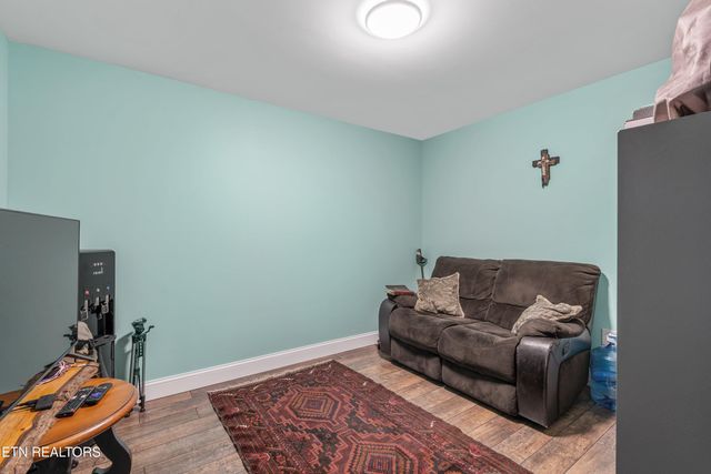 3358 Plateau Rd, Crossville, TN 38571