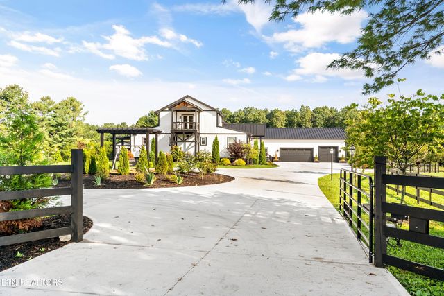 3358 Plateau Rd, Crossville, TN 38571