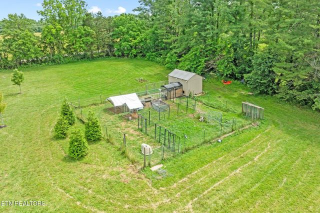 3358 Plateau Rd, Crossville, TN 38571