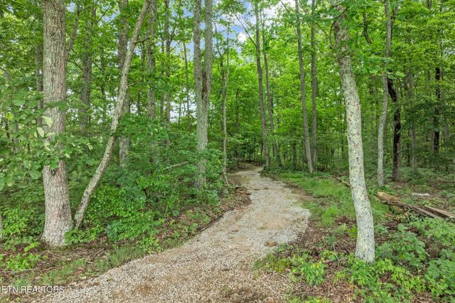 3358 Plateau Rd, Crossville, TN 38571