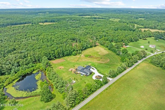 3358 Plateau Rd, Crossville, TN 38571