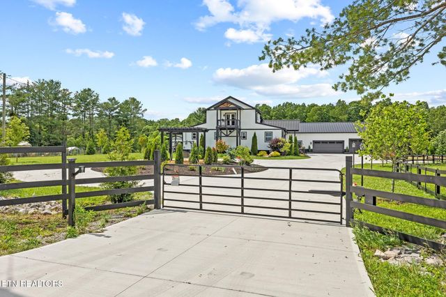 3358 Plateau Rd, Crossville, TN 38571