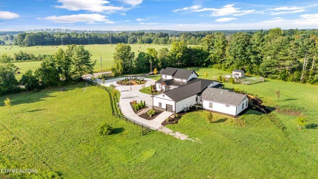 3358 Plateau Rd, Crossville, TN 38571