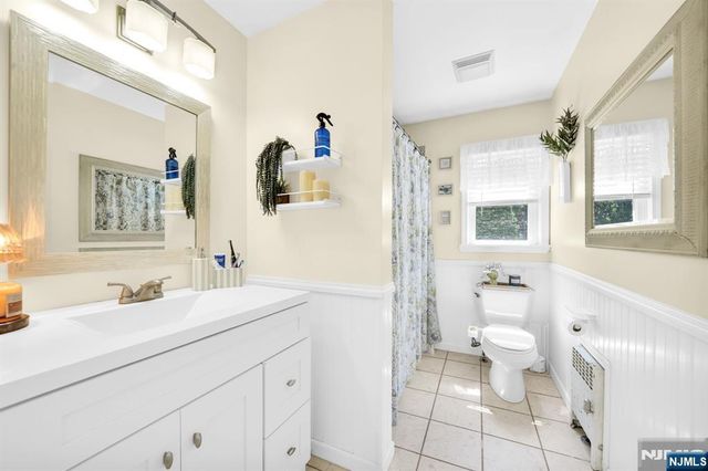 82 Union Street, East Rutherford, NJ 07073