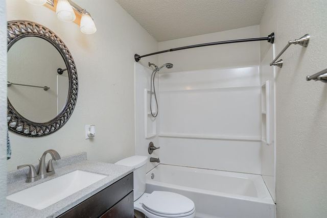 1009 E Will Rogers Drives, Stillwater, OK 74075