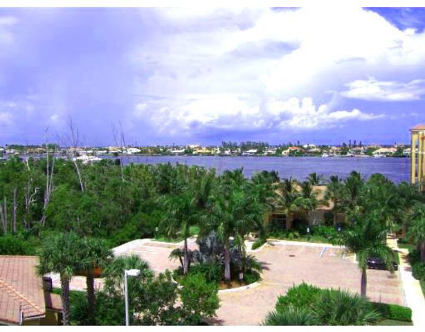 1000 Scotia Drive 605, Hypoluxo, FL 33462