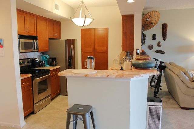 1000 Scotia Drive 605, Hypoluxo, FL 33462