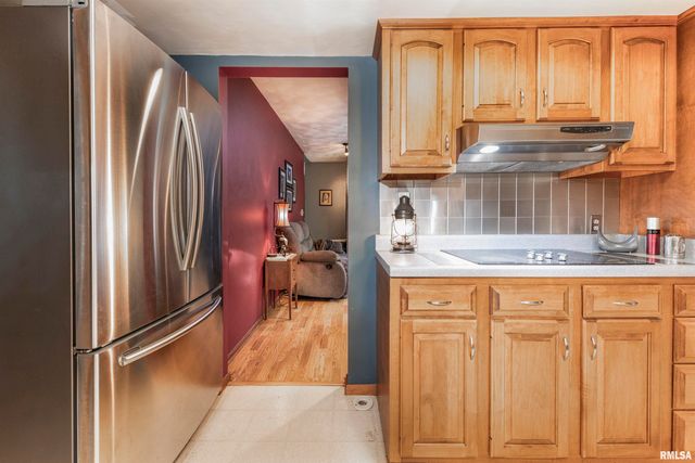 1320 W CEDAR HILLS Drive, Dunlap, IL 61525