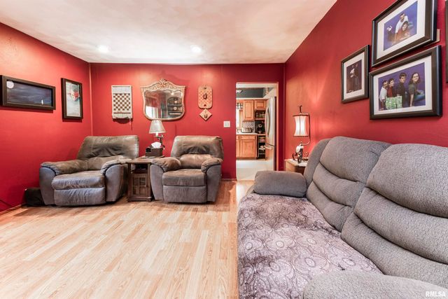 1320 W CEDAR HILLS Drive, Dunlap, IL 61525