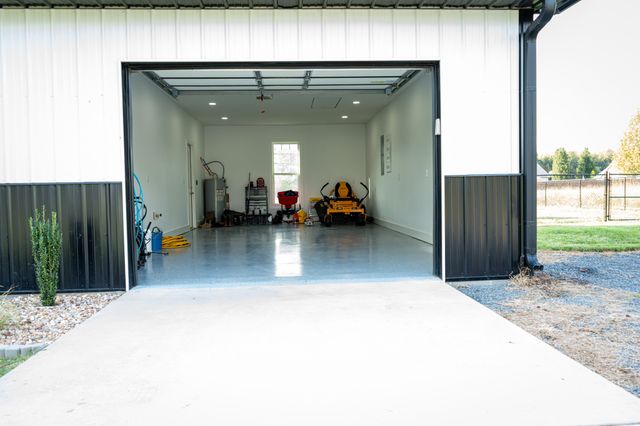 8705 OLD RED BOILING SPGS RD, Lafayette, TN 37083