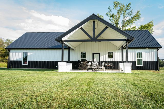 8705 OLD RED BOILING SPGS RD, Lafayette, TN 37083