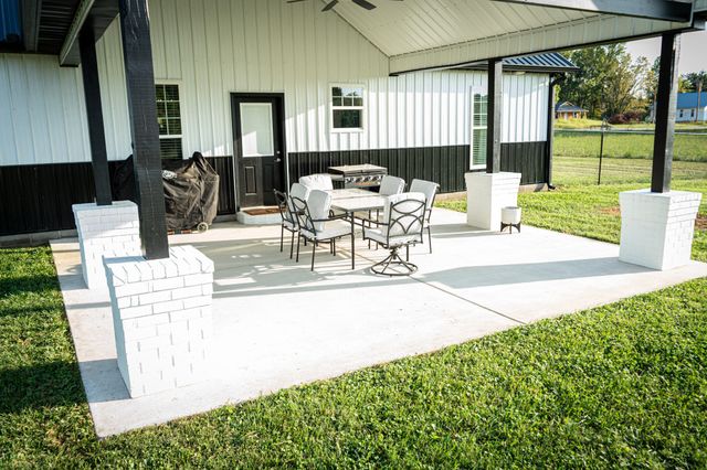 8705 OLD RED BOILING SPGS RD, Lafayette, TN 37083