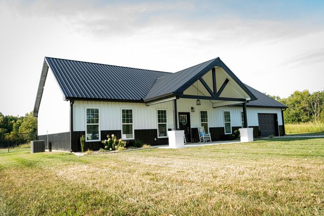 8705 OLD RED BOILING SPGS RD, Lafayette, TN 37083