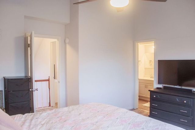 5984 N Kansas Avenue, Gladstone, MO 64119