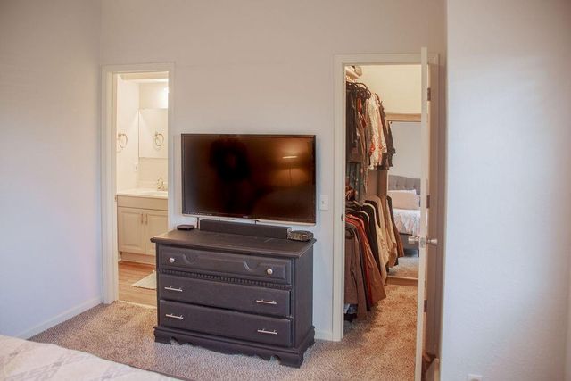 5984 N Kansas Avenue, Gladstone, MO 64119