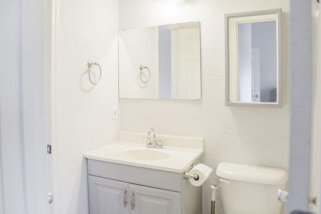 5984 N Kansas Avenue, Gladstone, MO 64119