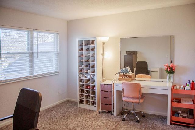 5984 N Kansas Avenue, Gladstone, MO 64119