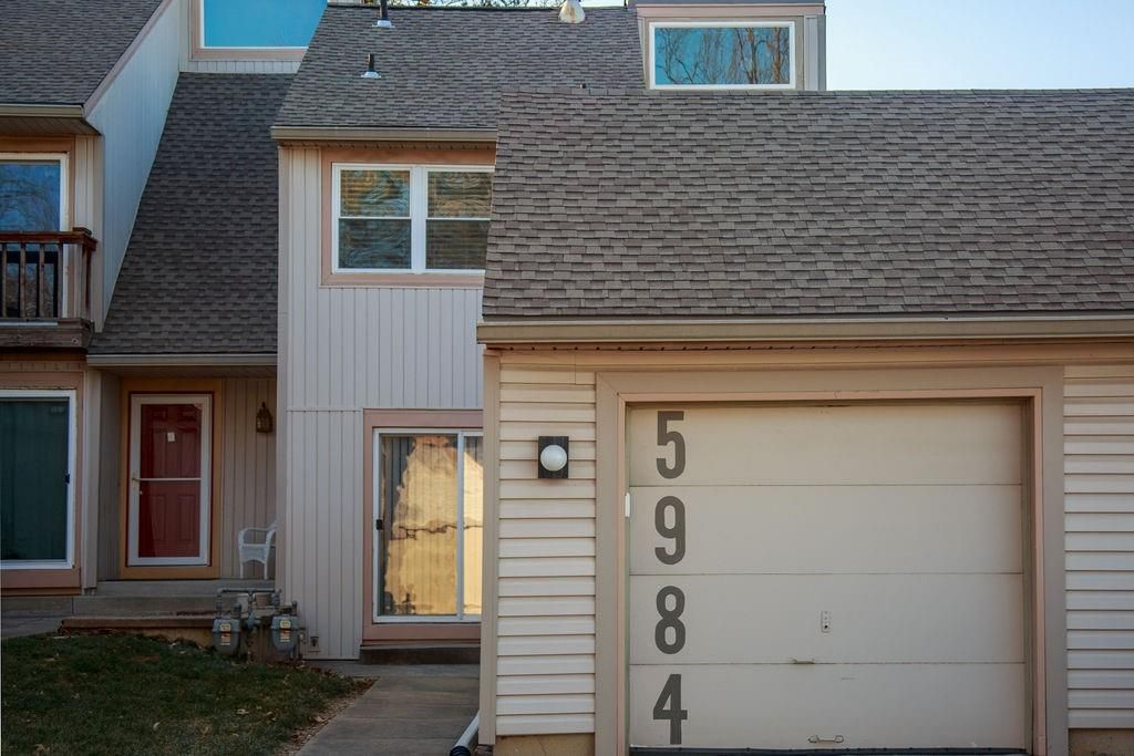 5984 N Kansas Avenue, Gladstone, MO 64119