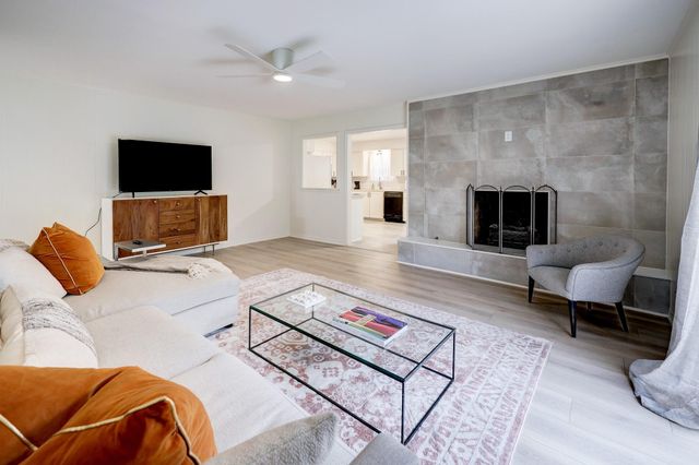 1810 Nocturne Lane, Houston, TX 77043