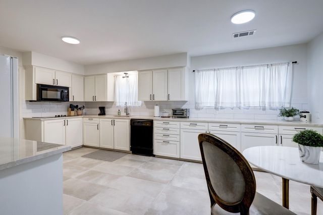 1810 Nocturne Lane, Houston, TX 77043