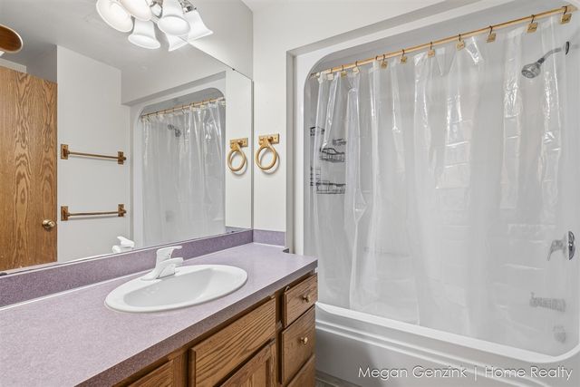 7218-7220 Eastern Avenue, Grand Rapids, MI 49508