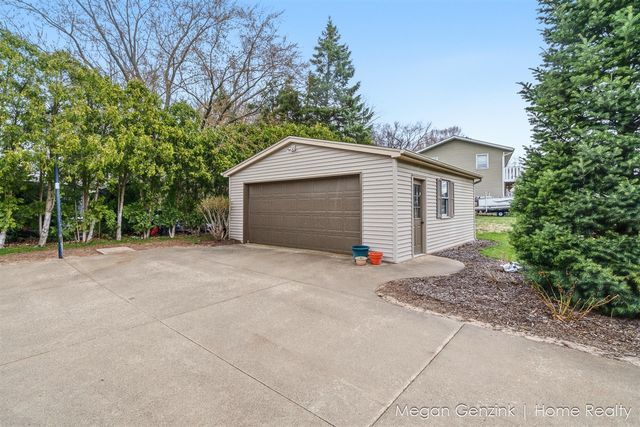 7218-7220 Eastern Avenue, Grand Rapids, MI 49508