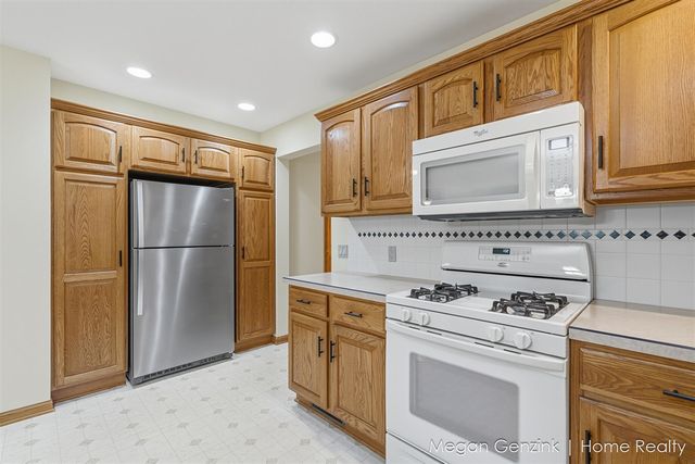 7218-7220 Eastern Avenue, Grand Rapids, MI 49508