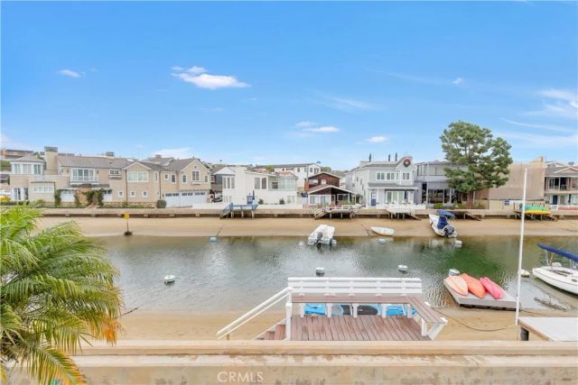 325 Grand Canal, Newport Beach, CA 92662