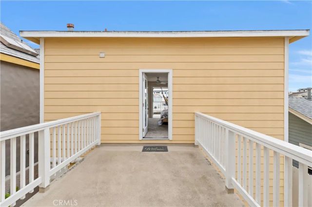 325 Grand Canal, Newport Beach, CA 92662