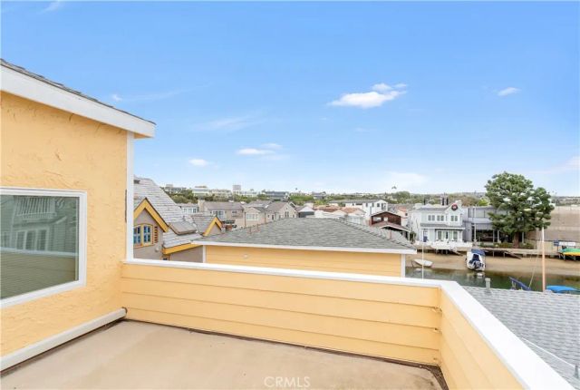 325 Grand Canal, Newport Beach, CA 92662