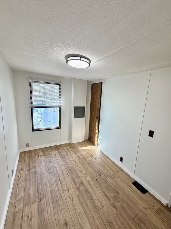 Image 11 of property listing at 862 Mayhew Tpke Lot 13, Bridgewater, NH 03222