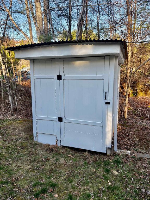 Image 18 of property listing at 862 Mayhew Tpke Lot 13, Bridgewater, NH 03222