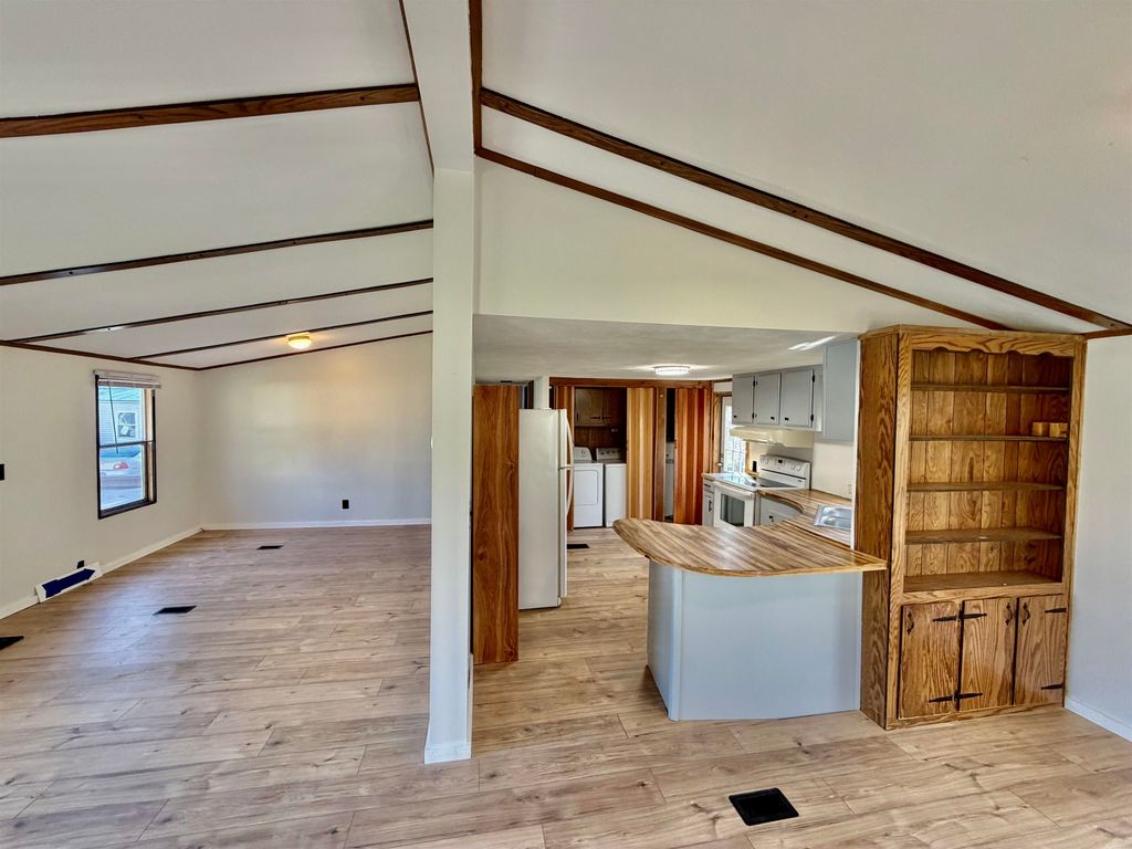 Image 3 of property listing at 862 Mayhew Tpke Lot 13, Bridgewater, NH 03222