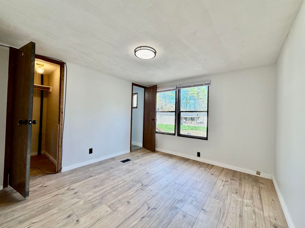 Image 10 of property listing at 862 Mayhew Tpke Lot 13, Bridgewater, NH 03222