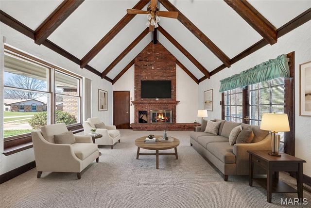 3300 Shrewsbury Lane, St Charles, MO 63301