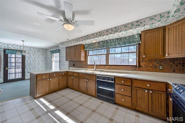 3300 Shrewsbury Lane, St Charles, MO 63301