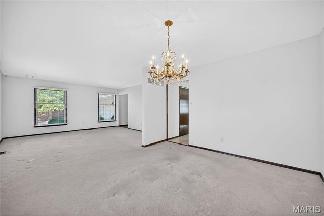 3300 Shrewsbury Lane, St Charles, MO 63301